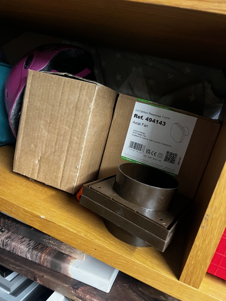 StorageMart Hove Self storage unit auction IB-6933