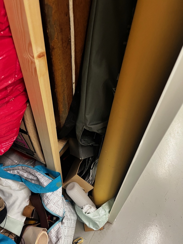 StorageMart Hove Storage Unit auction IB-8123