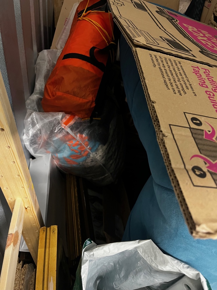 StorageMart Hove Self storage facility auction IB-8123