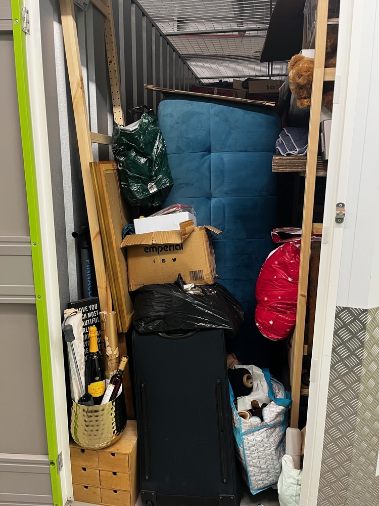 StorageMart Hove Self storage unit auction IB-8123 13