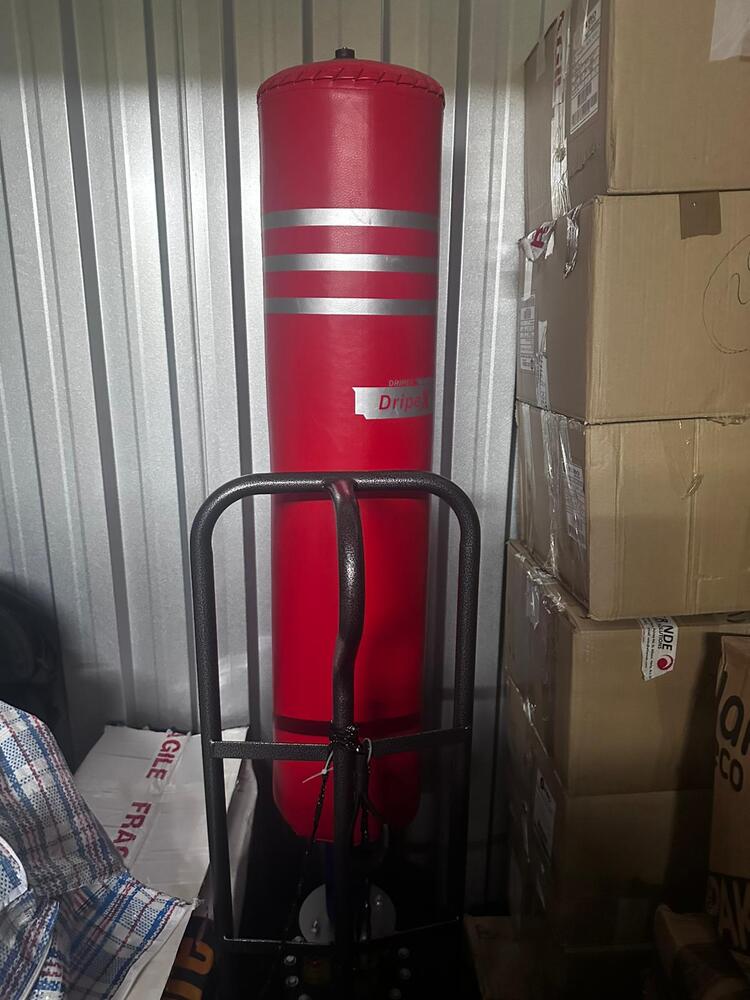 Islington Storage Unit auction IB-1121