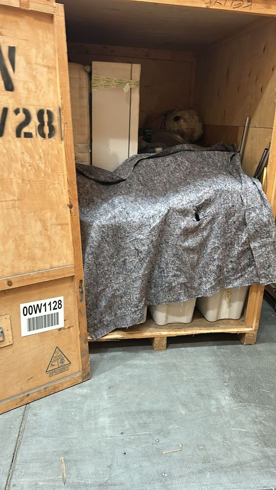 LUTON Storage auction IB-7035