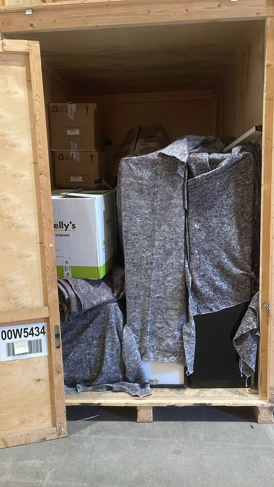 LUTON Storage auction IB-6635