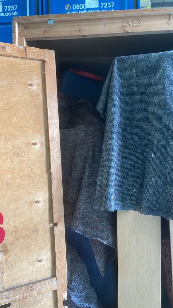 LUTON Storage auction IB-8770