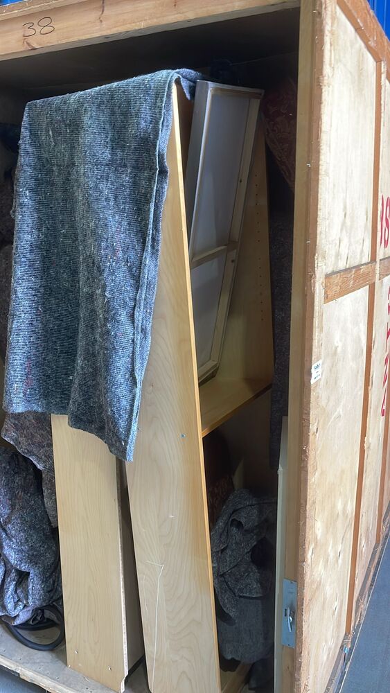 LUTON Storage auction IB-8770