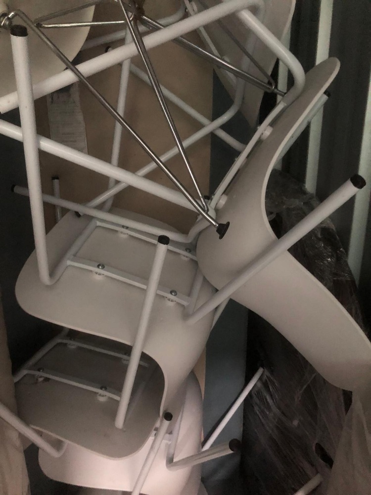 Farnham Storage auction IB-3049