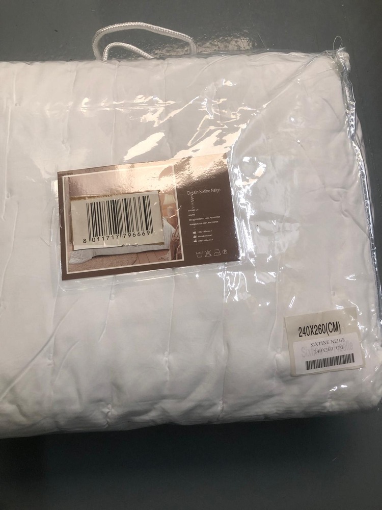 Farnham Storage auction IB-9647 10