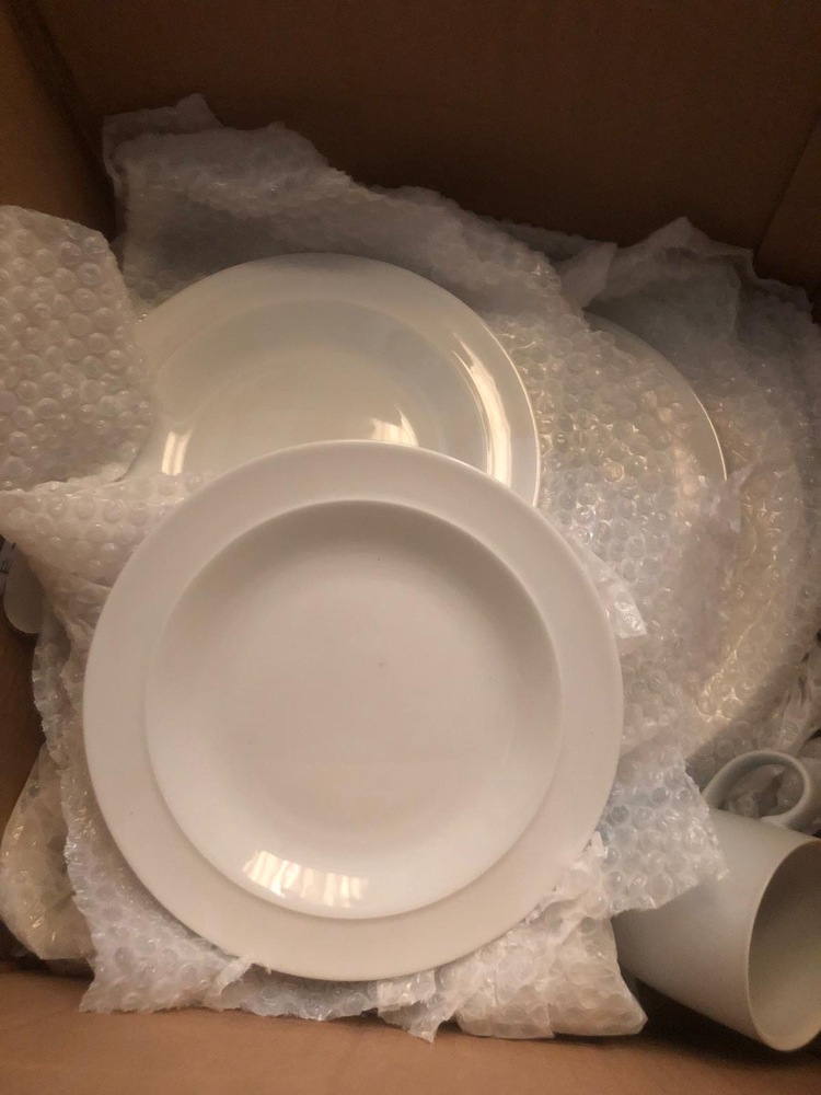 Farnham Storage auction IB-9647 10