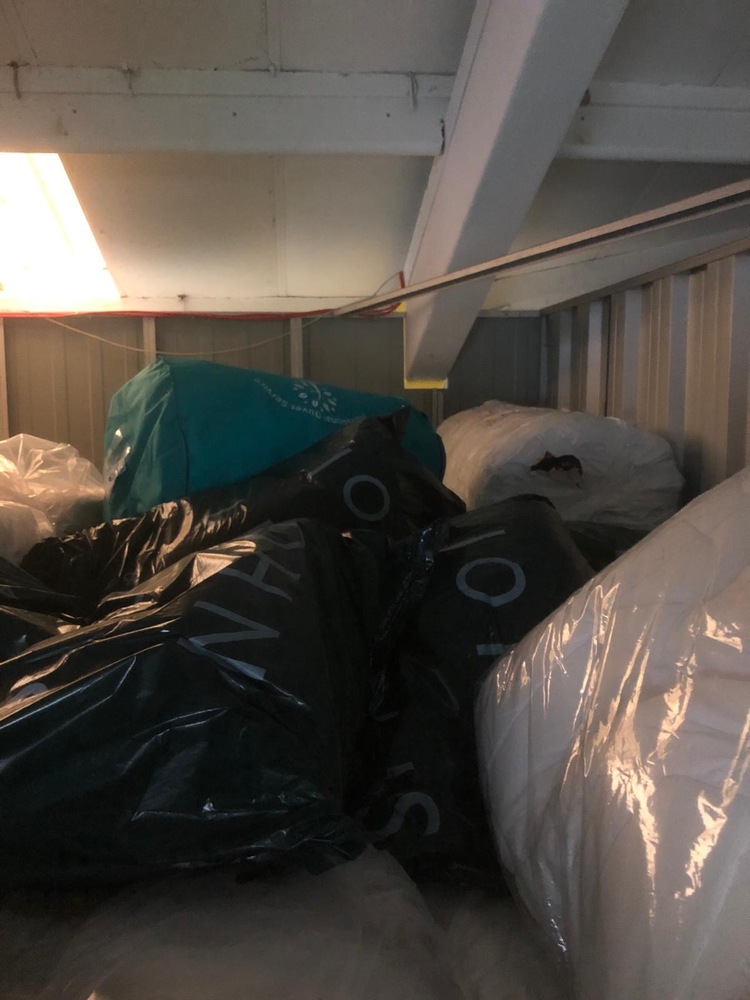 Farnham storage facility unit auction IB-1575