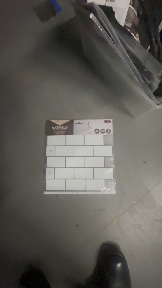 Reading Storage Unit auction IB-9224 12