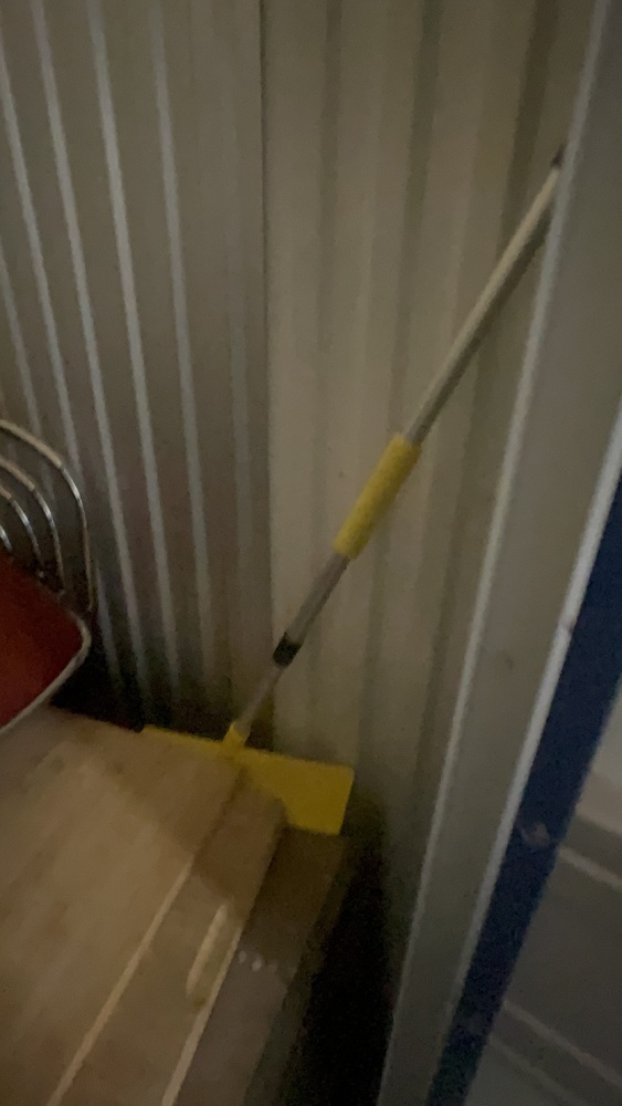 Reading Self storage unit auction IB-3804