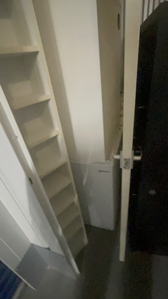 Reading Self storage unit auction IB-3804 13