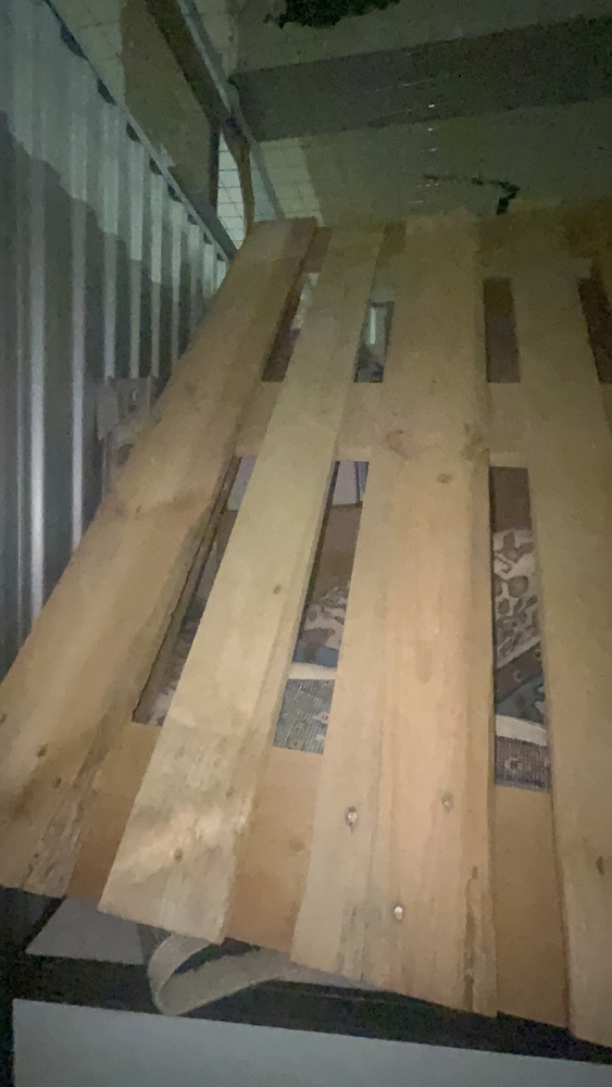 Reading Self storage unit auction IB-1348 13