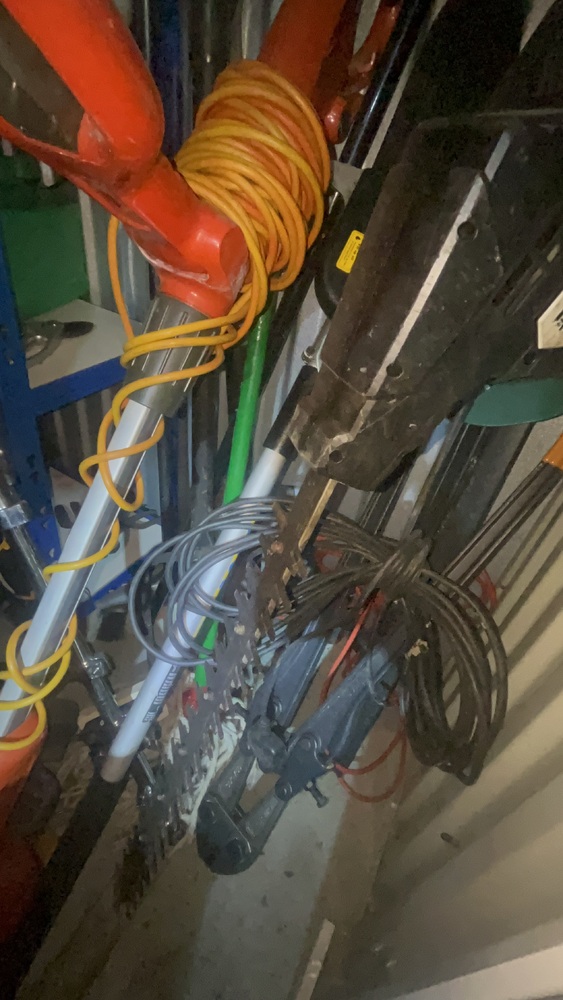 Reading Storage auction IB-6582