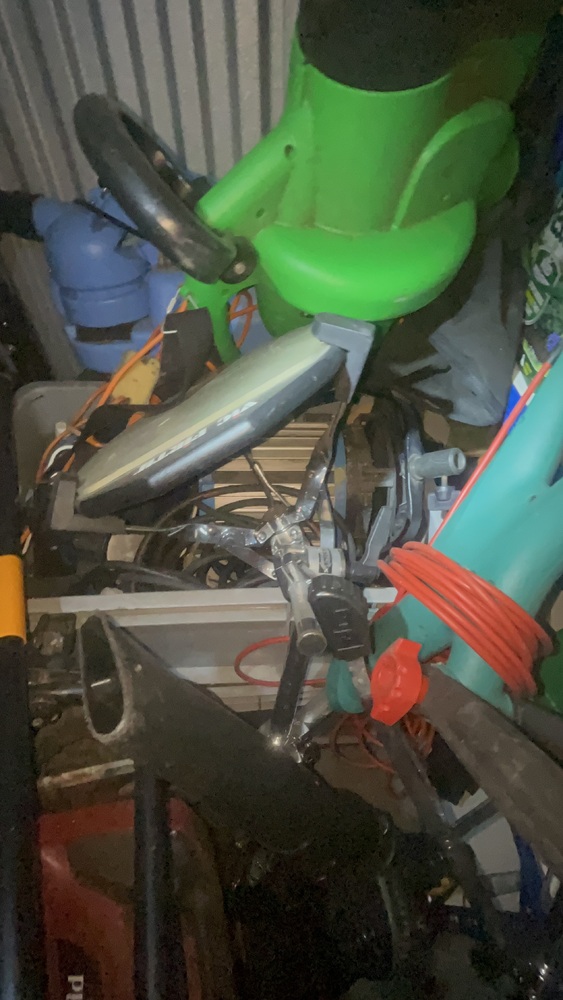 Reading Storage auction IB-6582