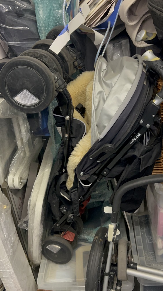 Wandsworth Storage Unit auction IB-5463