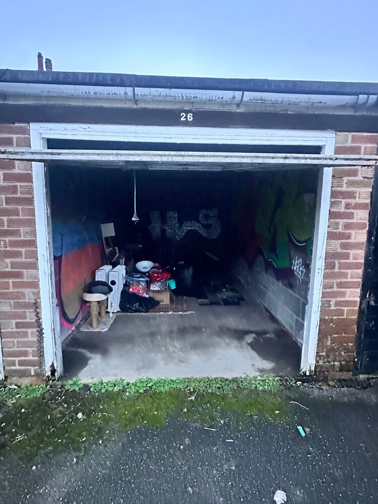 Garage at NG8 1NA Self storage unit auction IB-5590