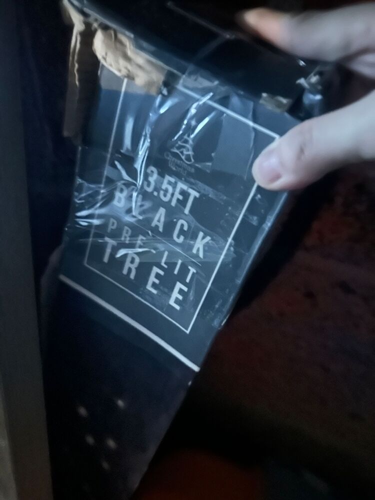 Garage at NG8 1NA Storage Facility auction IB-5590