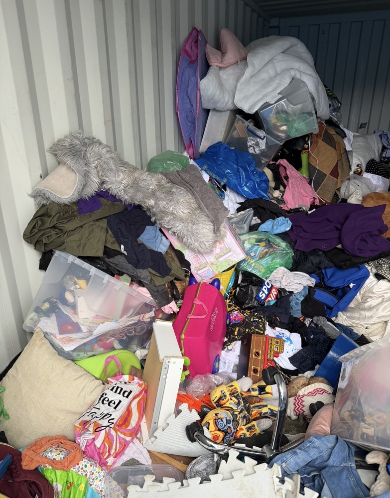 Swansea Self storage unit auction IB-7629