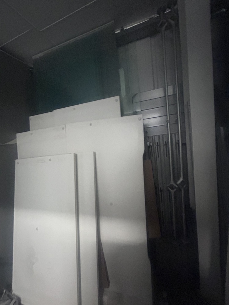 Islington  Storage Unit auction IB-3164