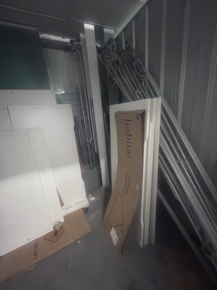 Islington  Storage Unit auction IB-3164