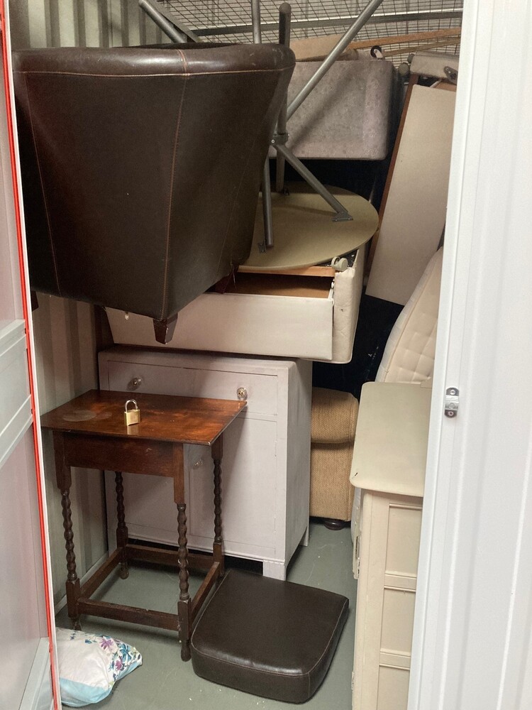 Scunthorpe Storage Unit auction IB-2195