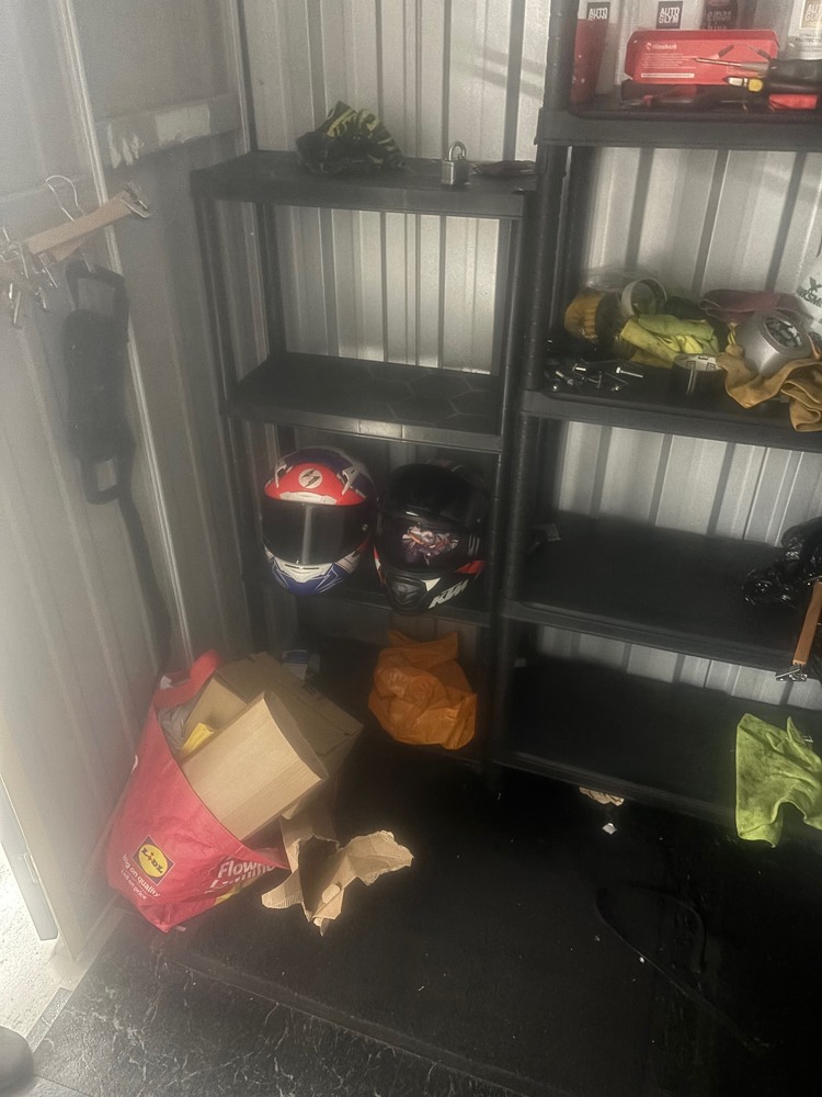 ST HELENS Storage Unit auction IB-8013