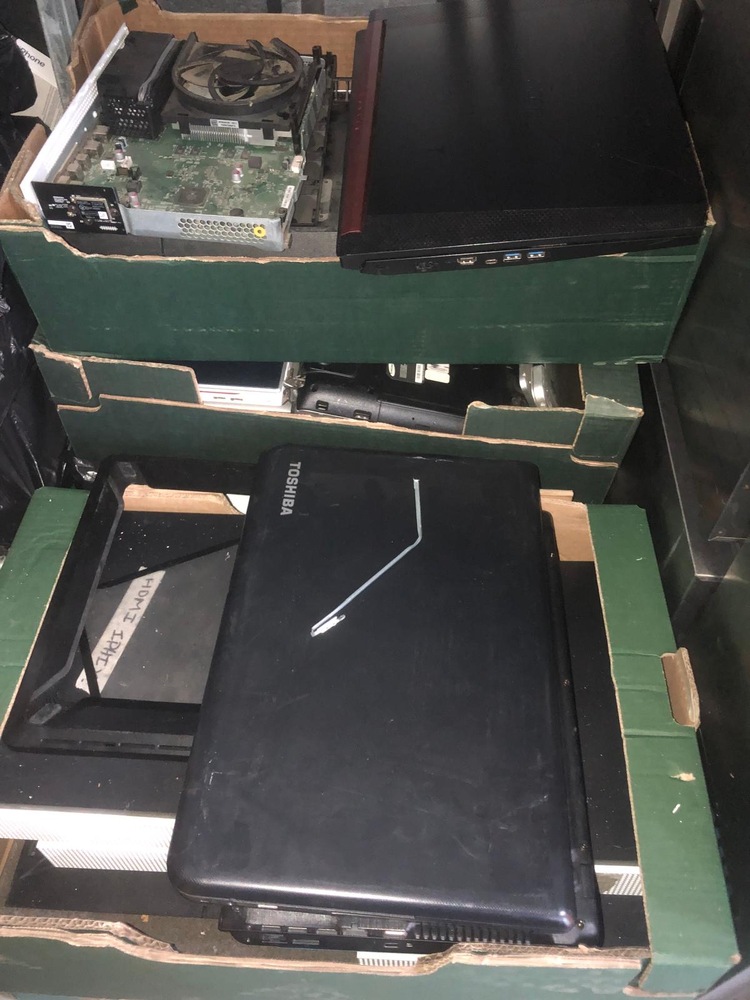 Eastbourne Self storage unit auction IB-2734 13