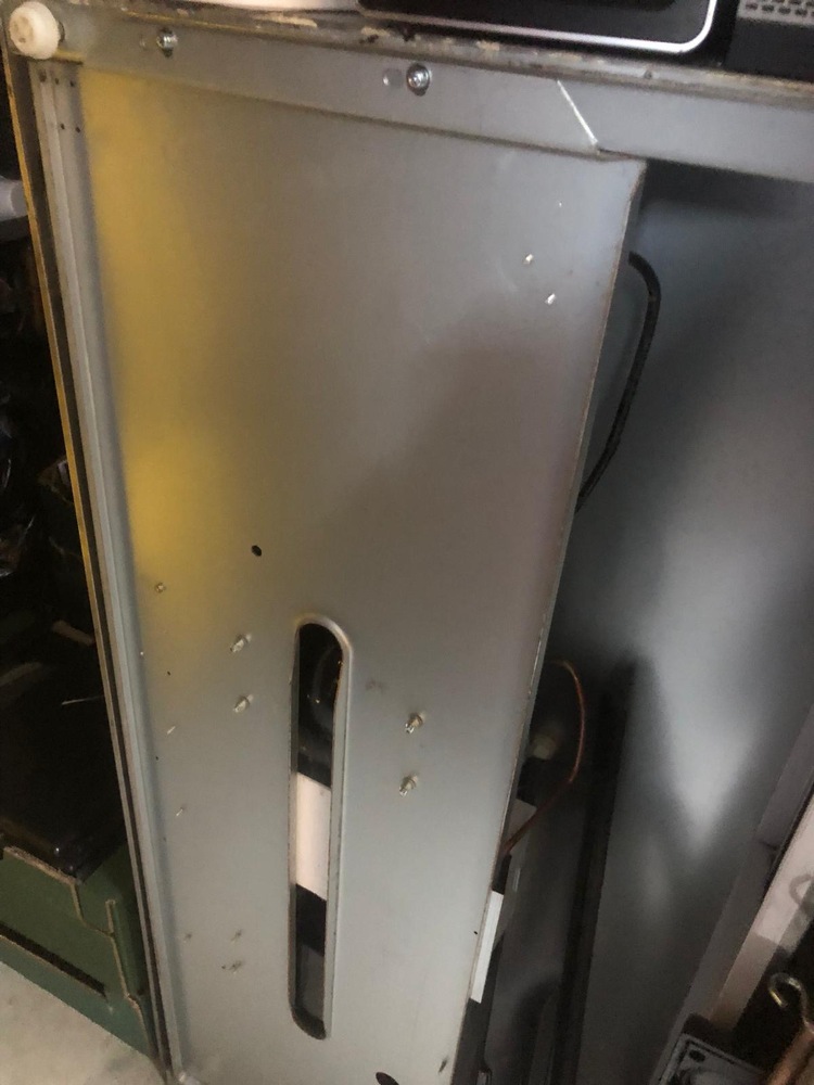 Eastbourne Storage Unit auction IB-2734 12