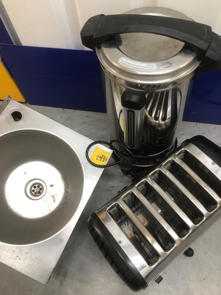 Eastbourne Storage Unit auction IB-2734 12