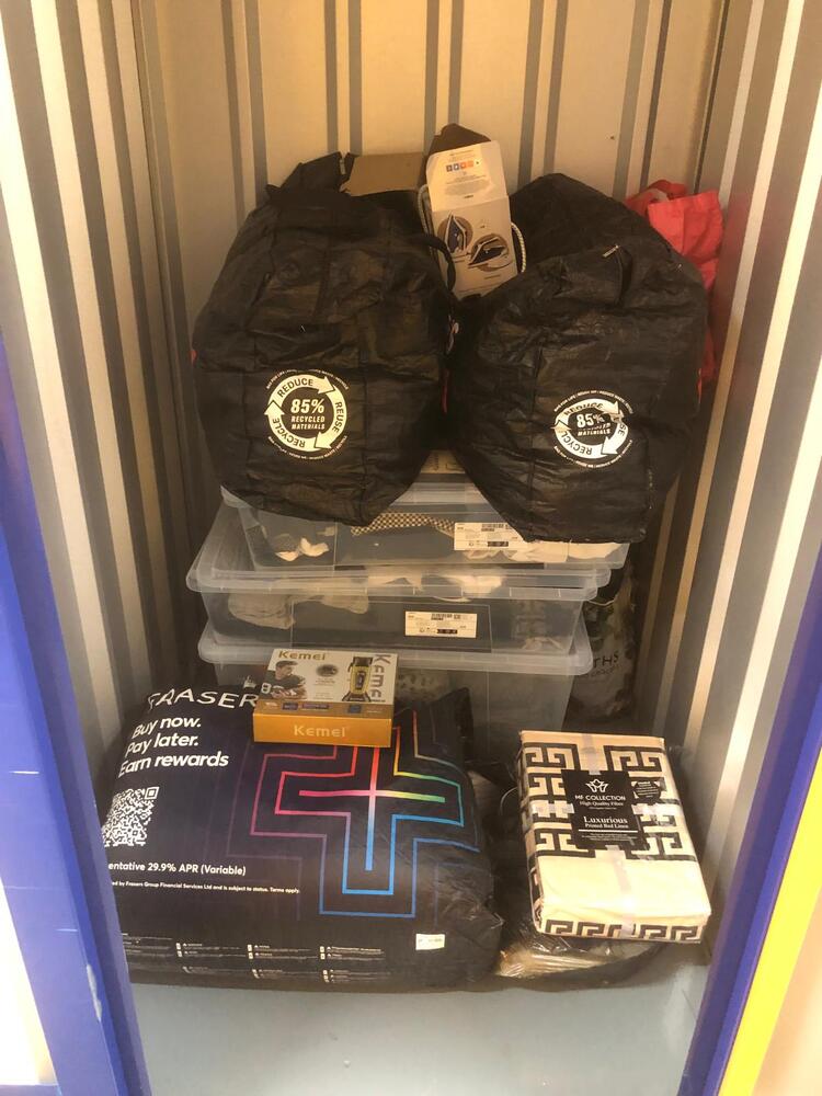 Crystal Palace Storage Unit auction IB-9283