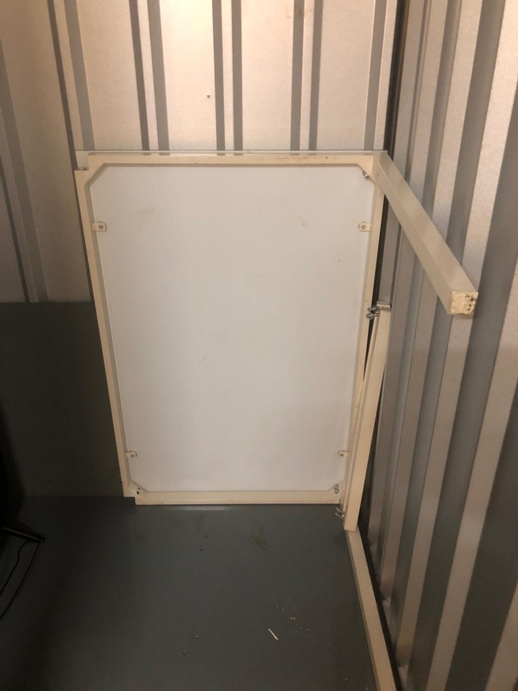 Crystal Palace Storage Unit auction IB-4040