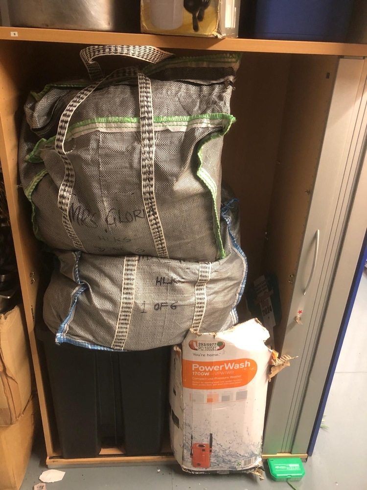 Bermondsey Storage Unit auction IB-6878 32