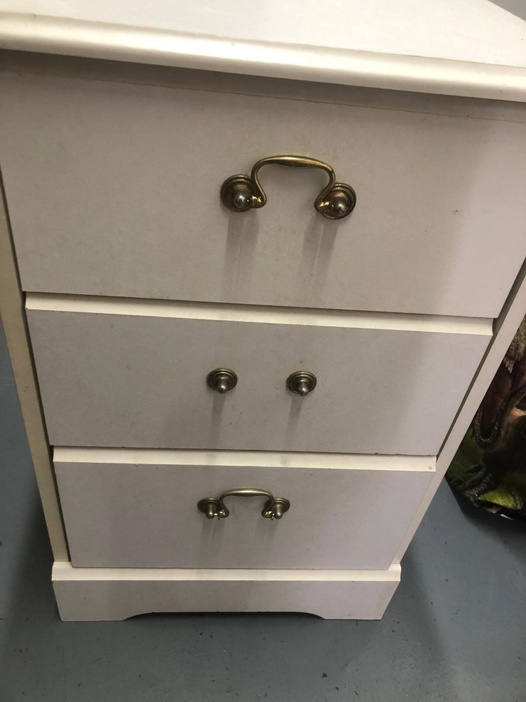 Eastbourne Storage Unit auction IB-1337