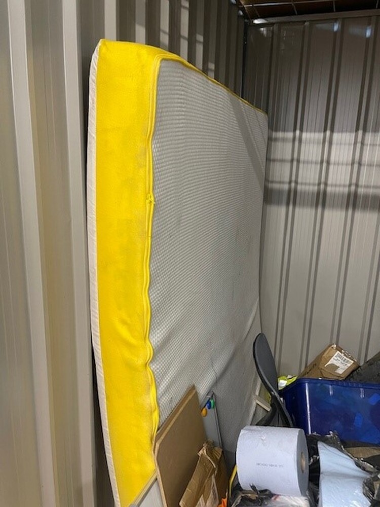 Locked in Self Storage  Storage auction IB-1392