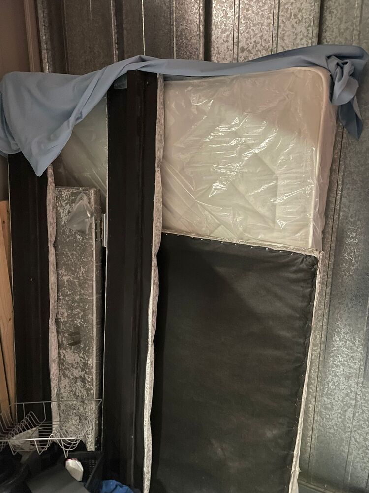 Stockport Central Self storage unit auction IB-5712 23