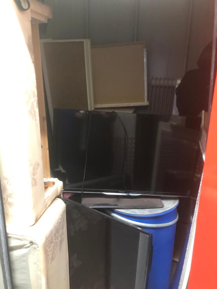 Orpington Storage auction IB-1633