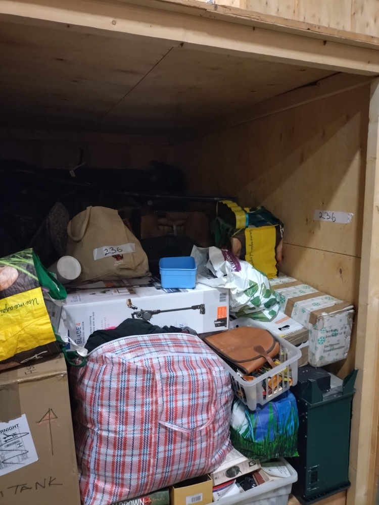 Kellys Storage (Lamberts) Storage Unit auction IB-1686