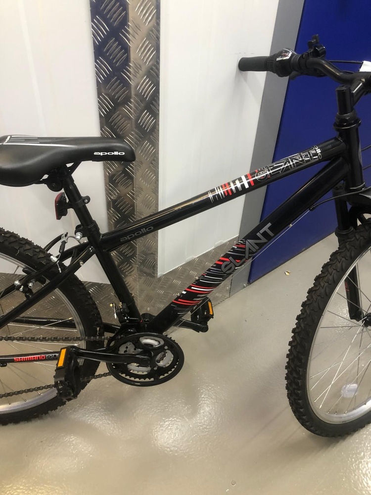 Slough Self storage auction IB-6959 14