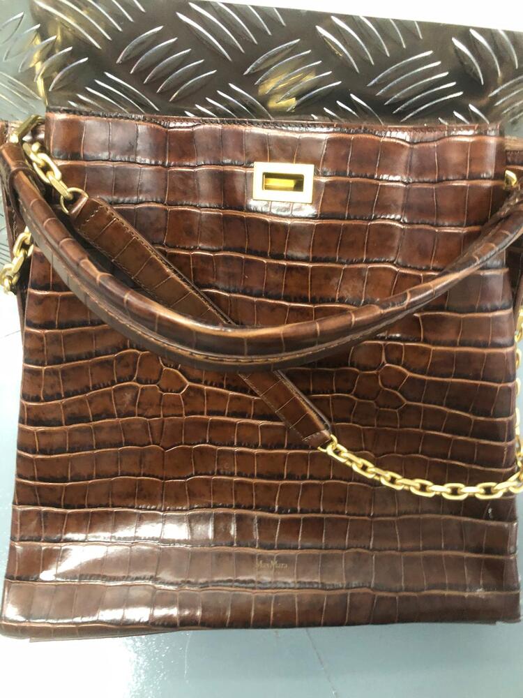 Lea Bridge Self storage unit auction IB-6866