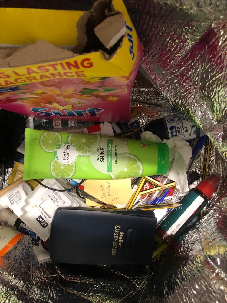 Guildford Self storage unit auction IB-2858