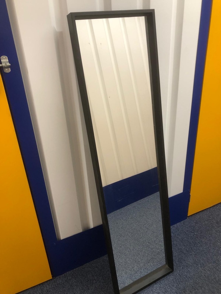 Guildford Storage Unit auction IB-8257