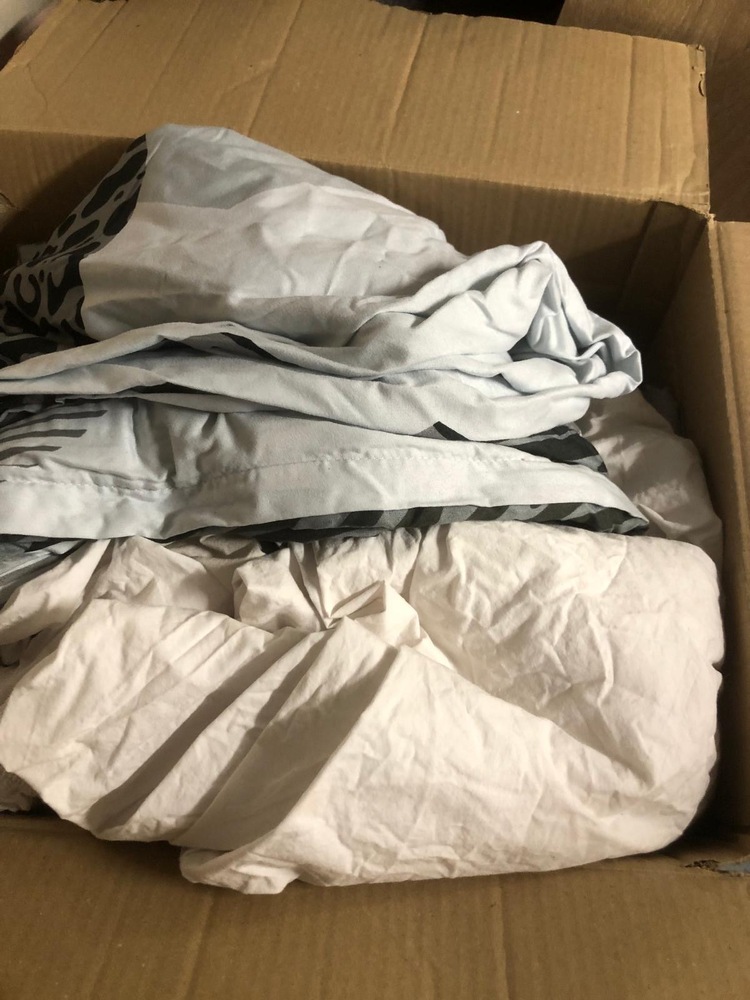 Guildford Self storage auction IB-8257 14