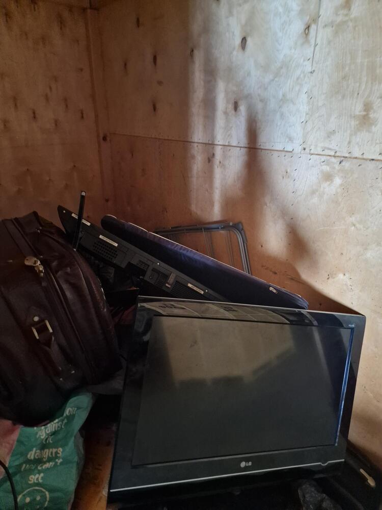 Newhaven Storage auction IB-8477