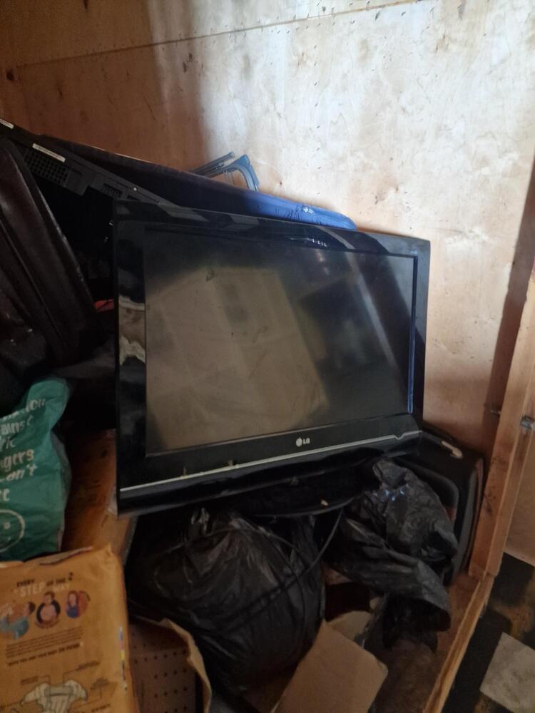 Newhaven Storage auction IB-8477