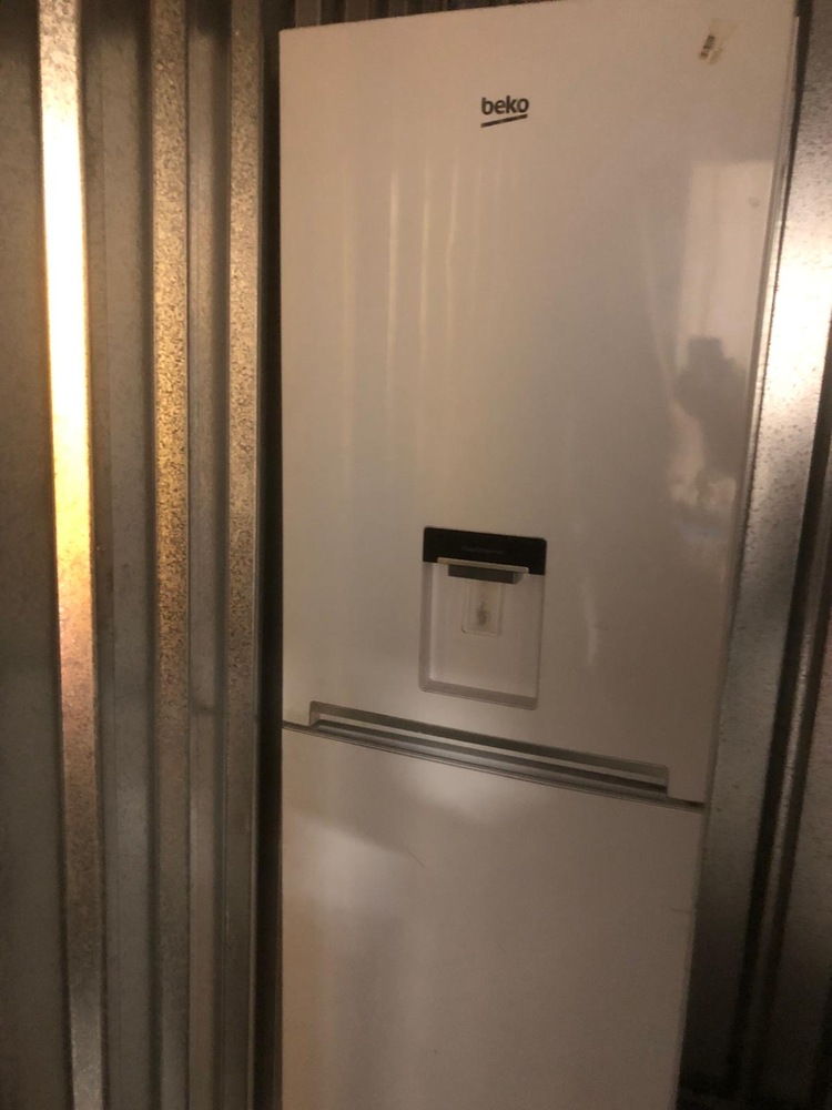 Enfield storage facility unit auction IB-8144