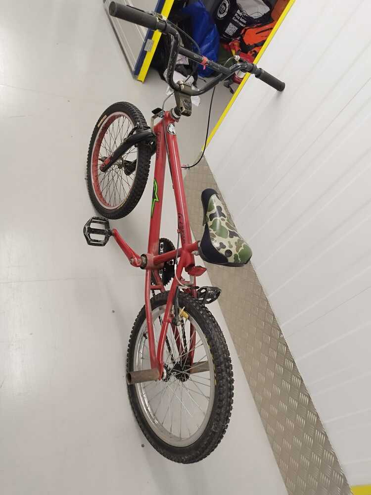 LEEDS Storage auction IB-8352