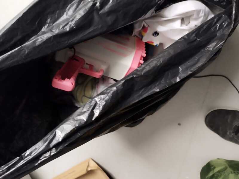 LEEDS storage facility unit auction IB-8352