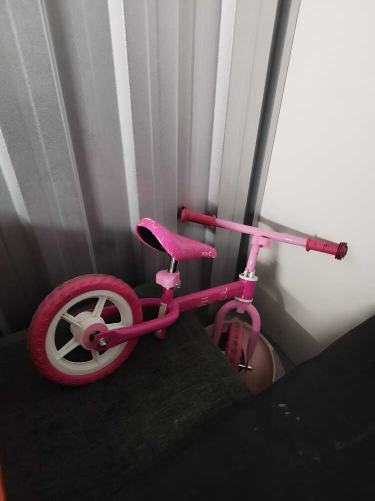 LEEDS Storage Unit auction IB-8352 12