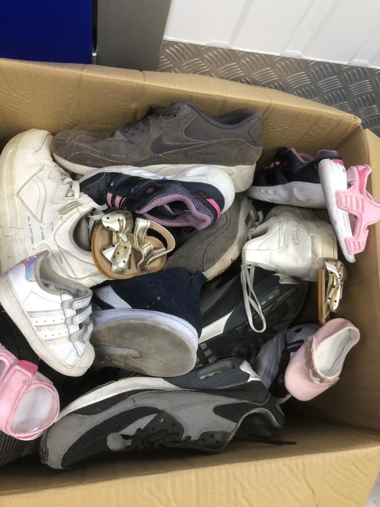 Bow Self storage unit auction IB-6587